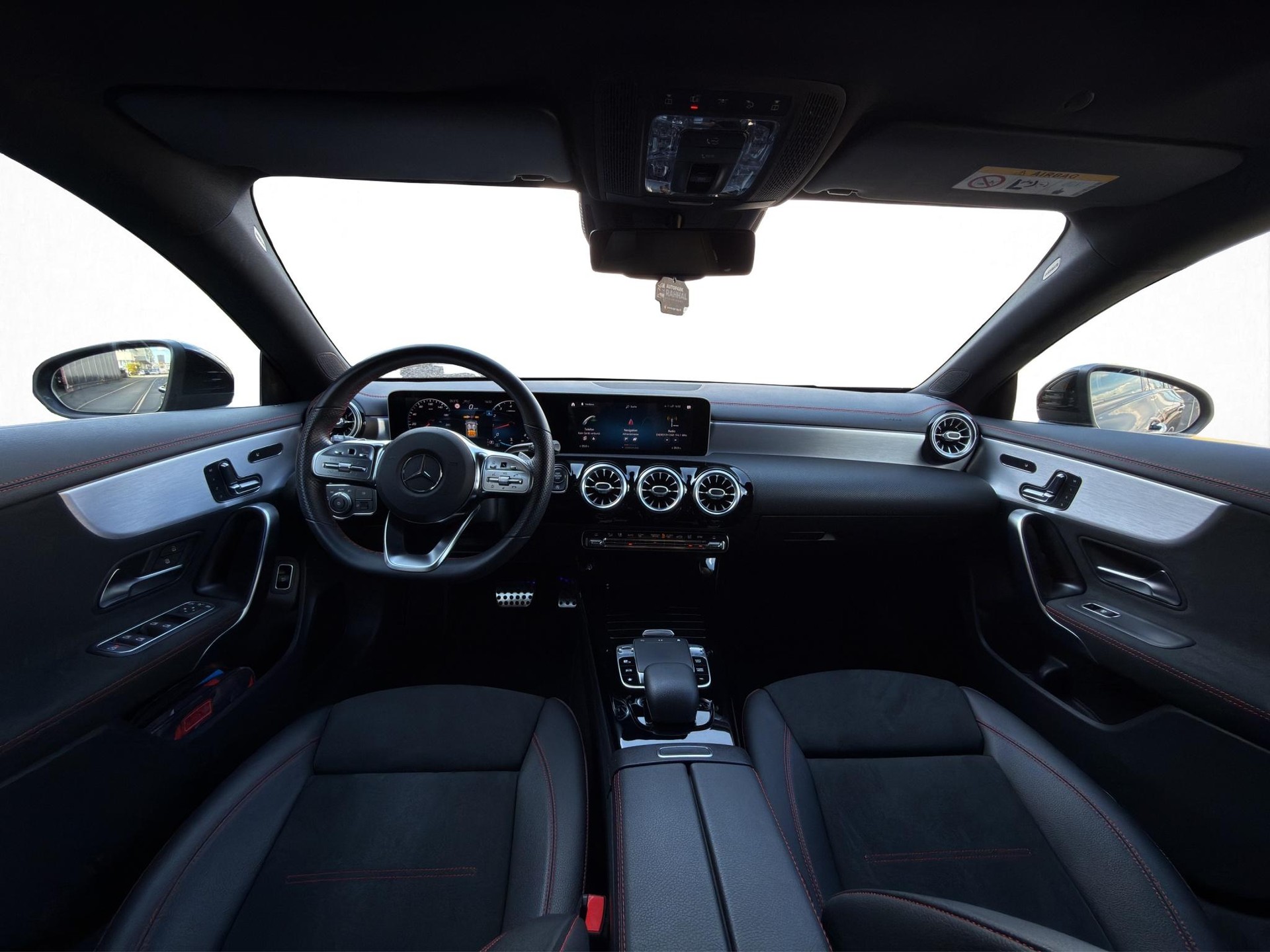 MERCEDES-BENZ CLA 250 AMG Line 4matic Shooting Brake-image-15