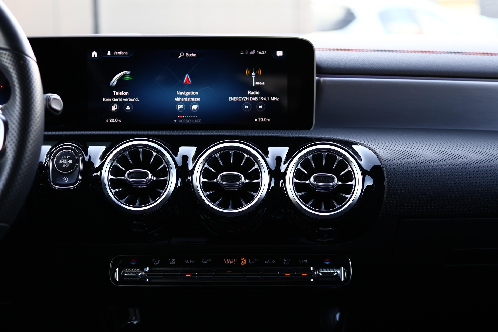 MERCEDES-BENZ CLA 250 AMG Line 4matic Shooting Brake-image-17