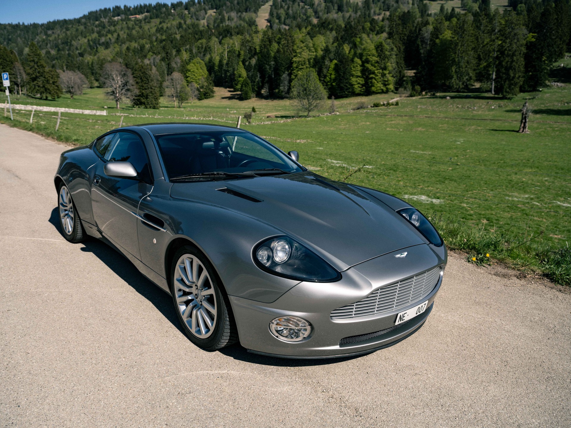 ASTON MARTIN Vanquish V12 5.9-48