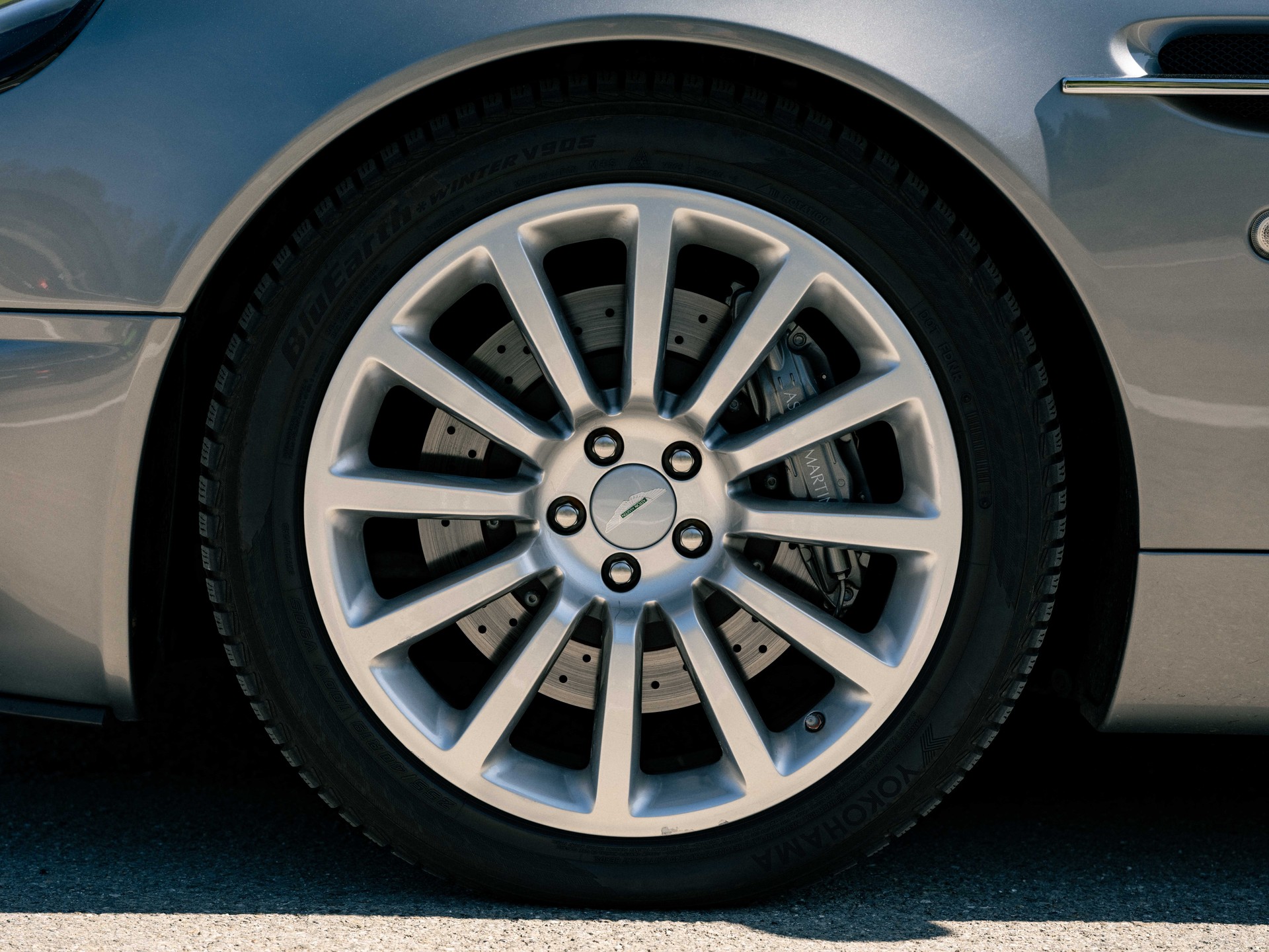 ASTON MARTIN Vanquish V12 5.9-48-image-8