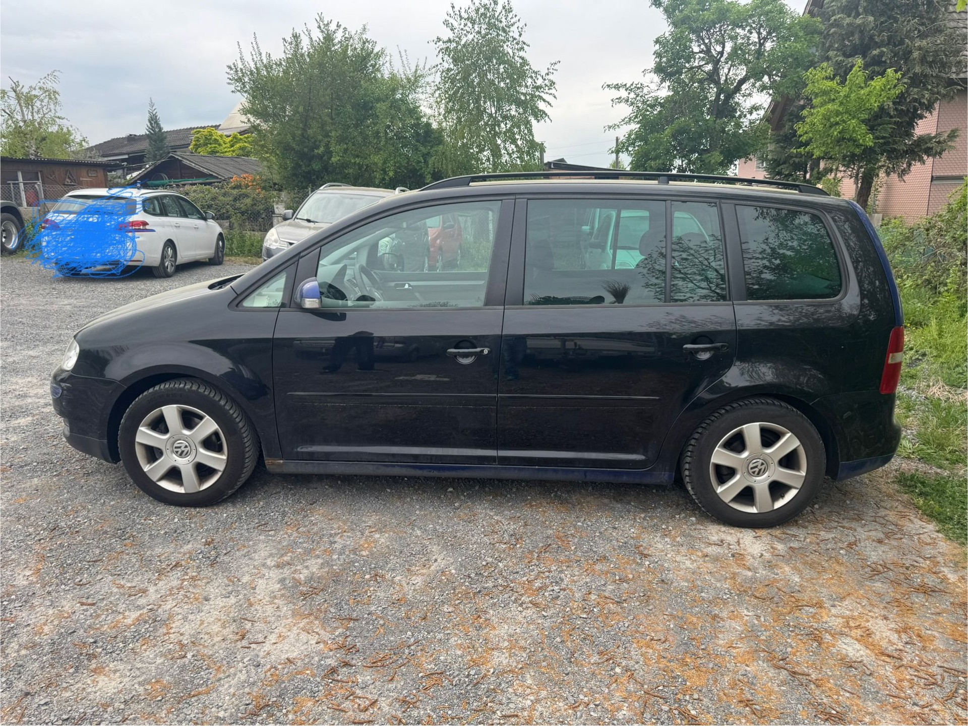 VW Touran 2.0 TDI Trendline-image-3