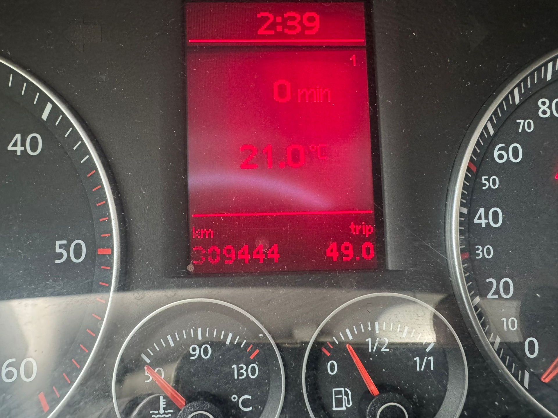 VW Touran 2.0 TDI Trendline-image-8
