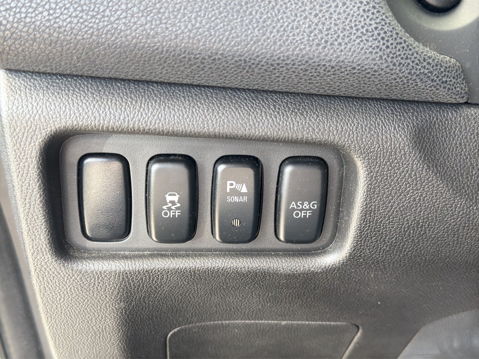 PEUGEOT 4008 1.6 HDi Allure 4WD-image-17