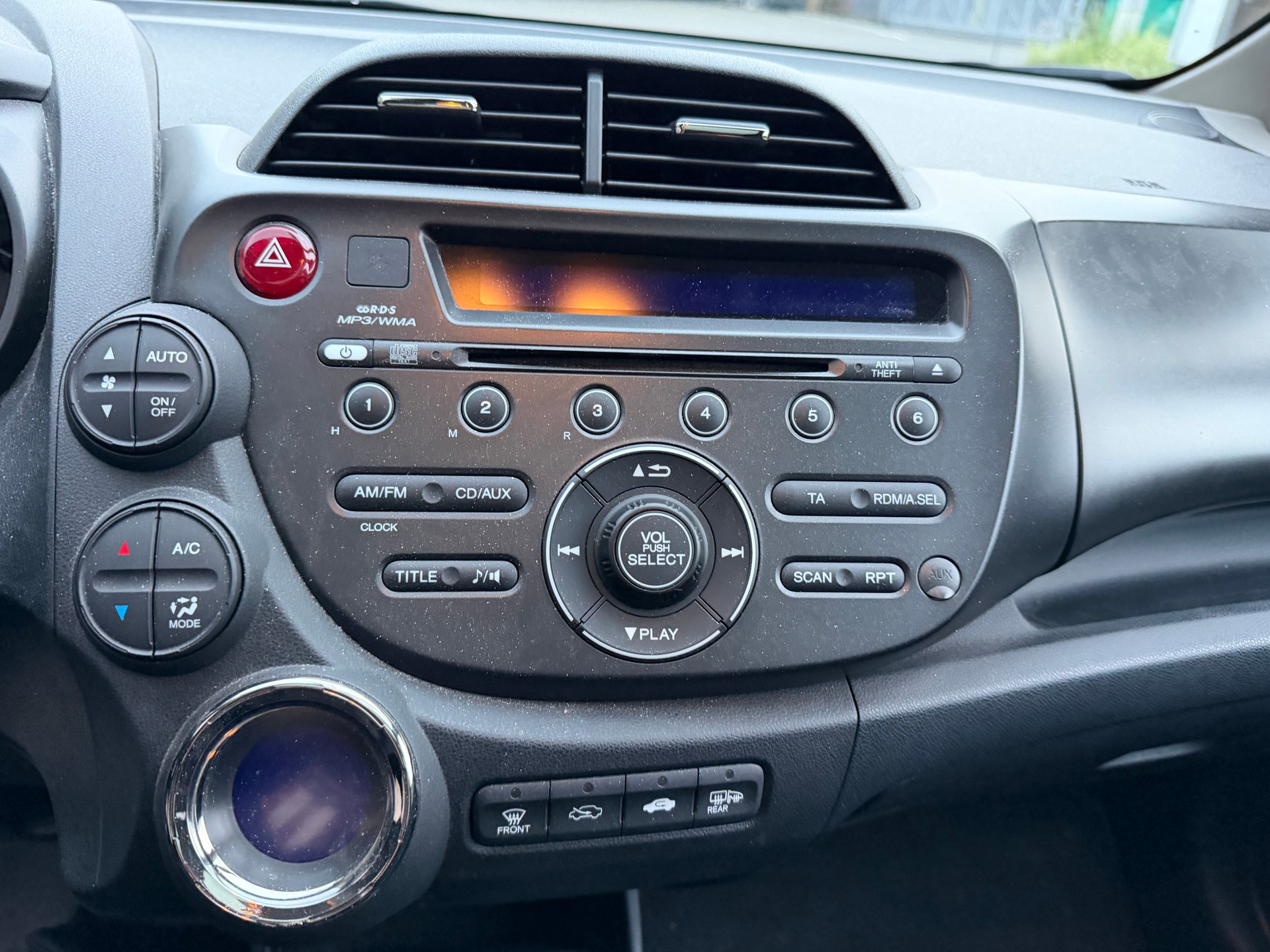 HONDA Jazz 1.3i Hybrid Elegance CVT-image-24