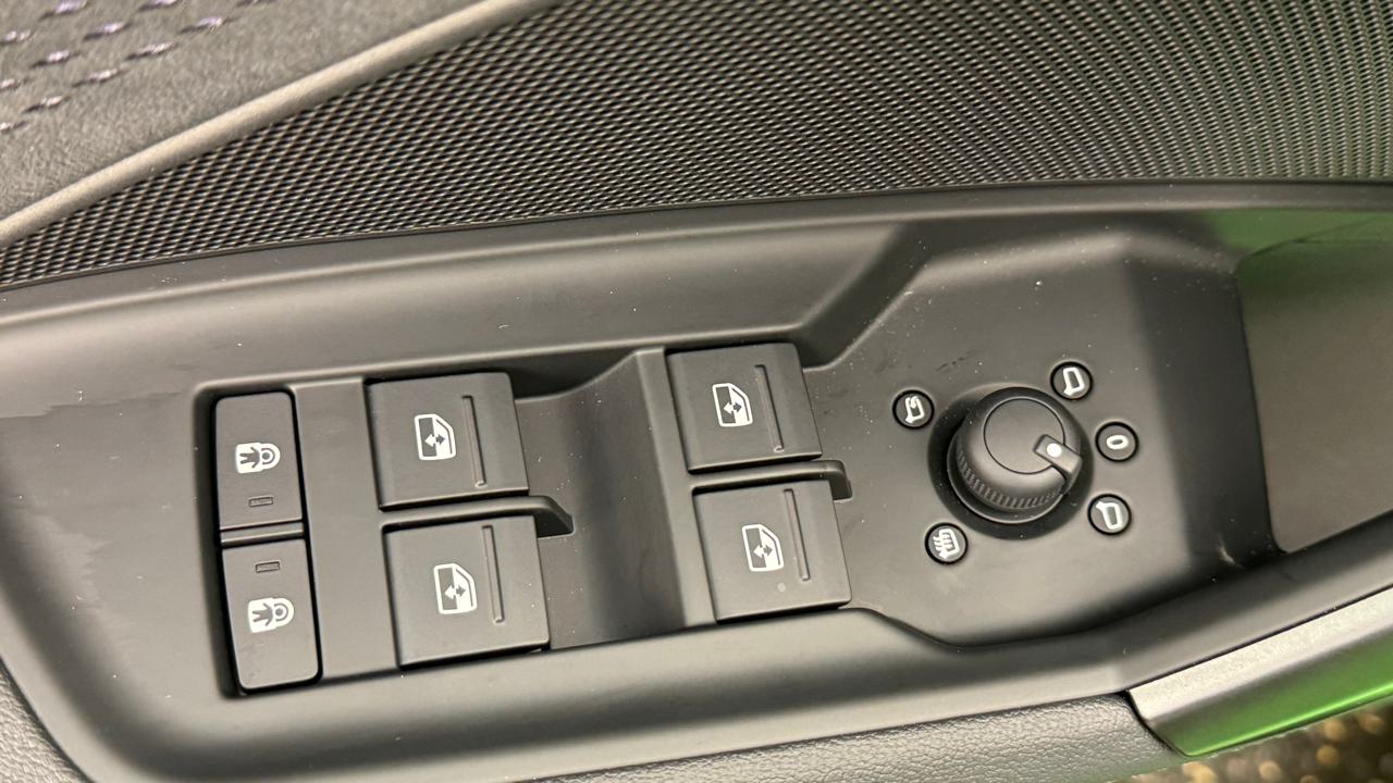 AUDI RS3 Limousine 2.5 TSI quattro S-tronic-image-8