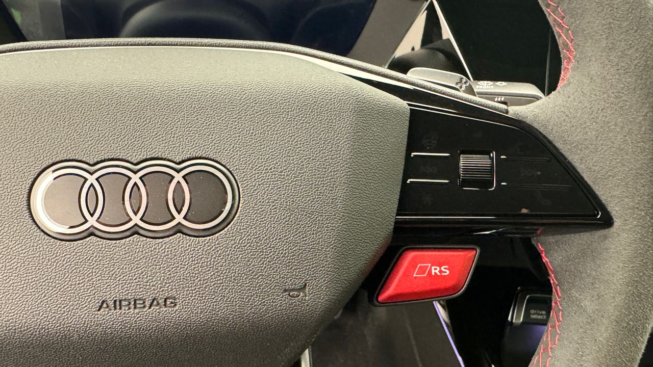 AUDI RS3 Limousine 2.5 TSI quattro S-tronic-image-9