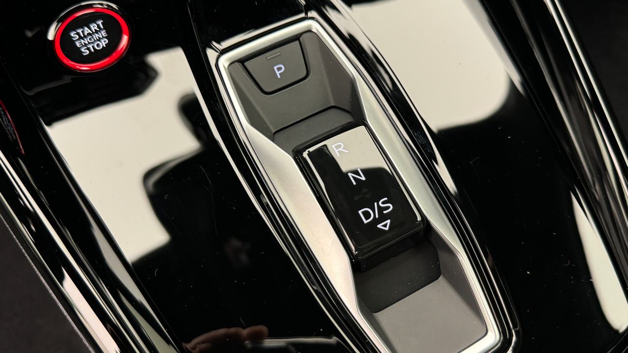AUDI RS3 Limousine 2.5 TSI quattro S-tronic-image-10