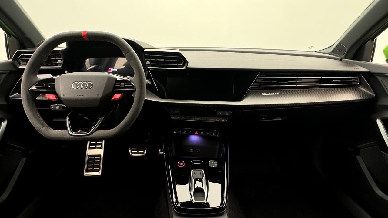 AUDI RS3 Limousine 2.5 TSI quattro S-tronic-image-5