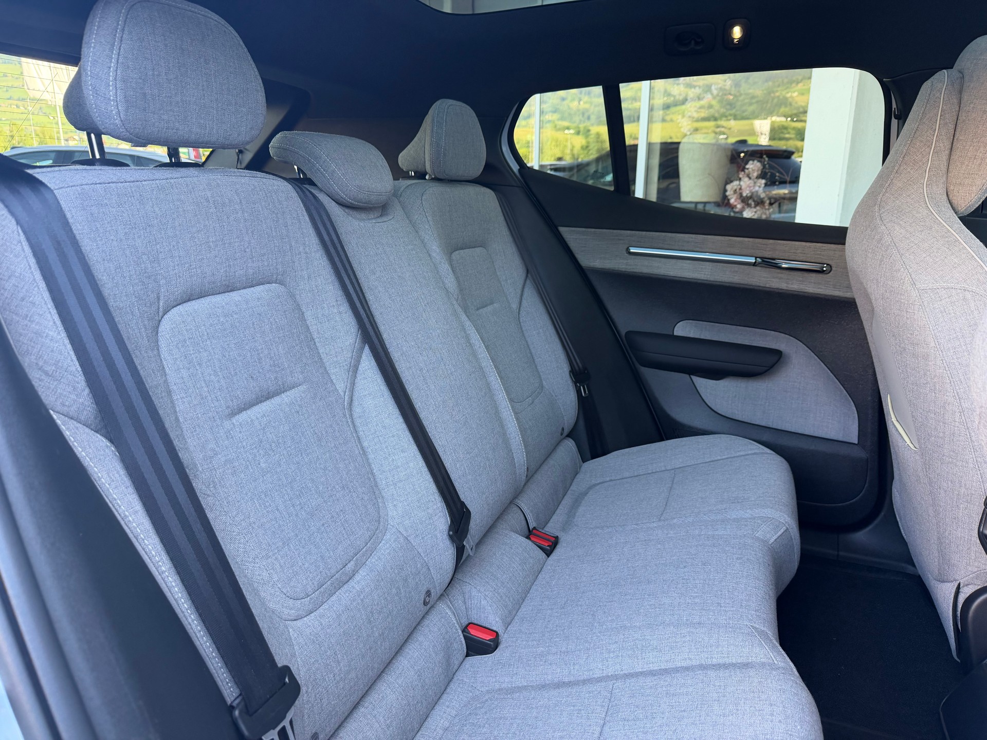 VOLVO EX30 E60 69kWh Twin Ultra-image-5