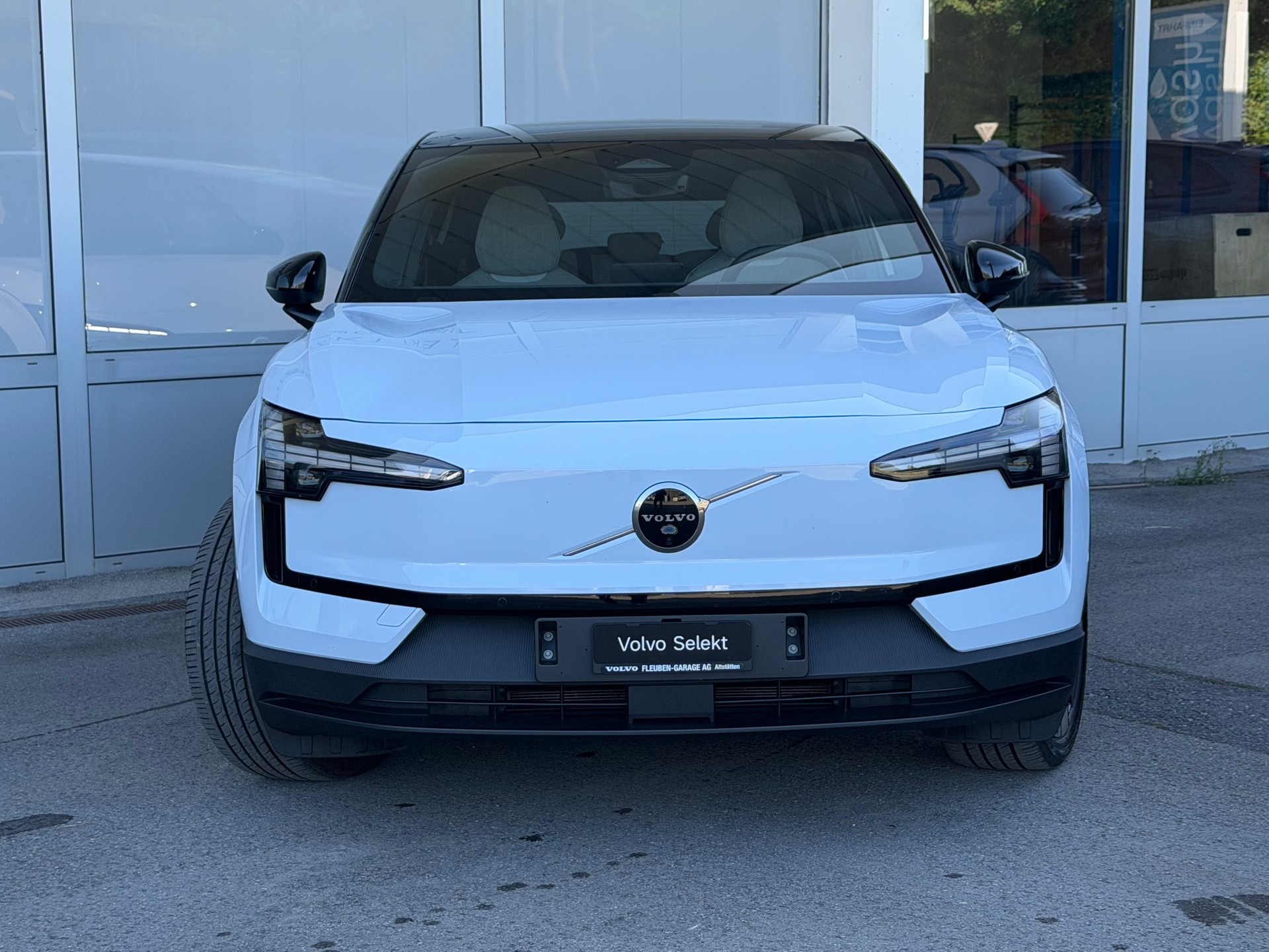 VOLVO EX30 E60 69kWh Twin Ultra-image-19
