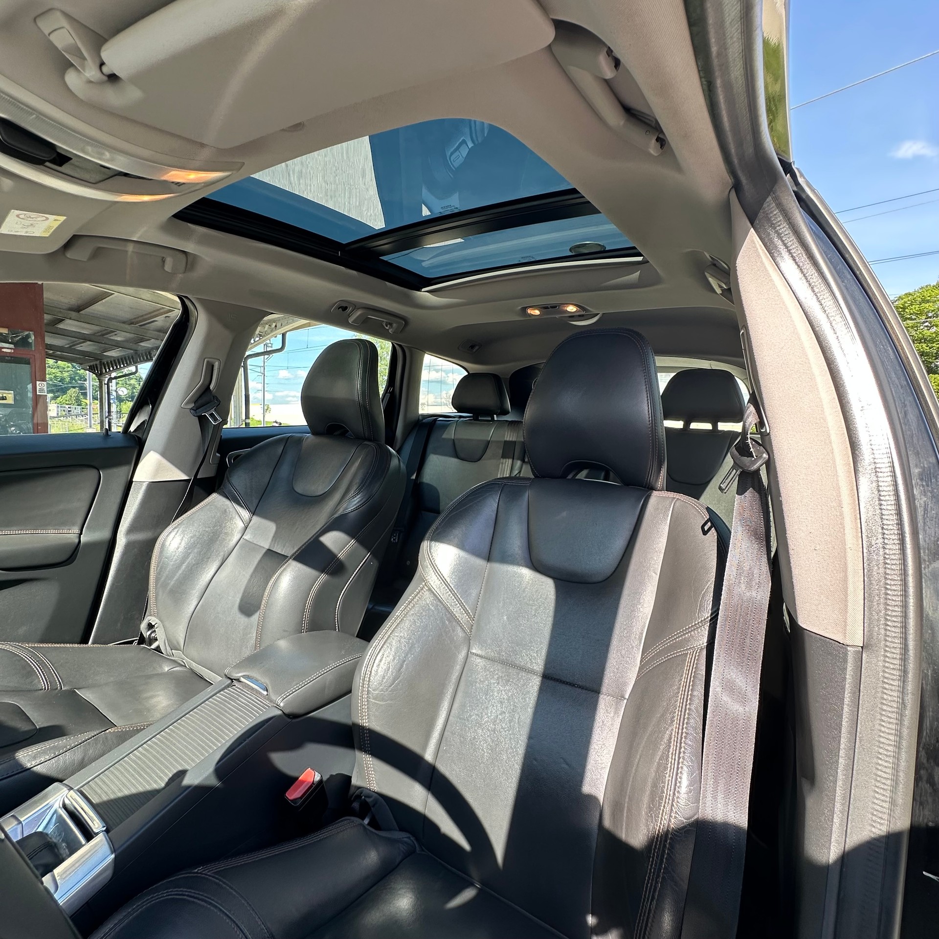 VOLVO XC60 D5 AWD Summum Geartronic-image-9