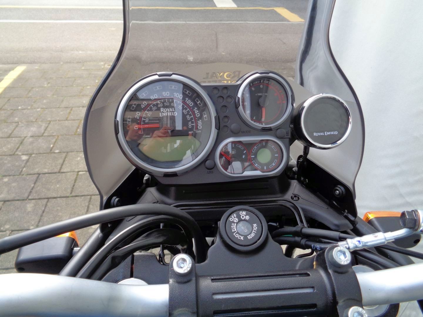 ROYAL ENFIELD HIMALAYAN 400 E5-image-9