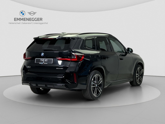 BMW iX1 eDrive 20 Ed. M Sport-image-4