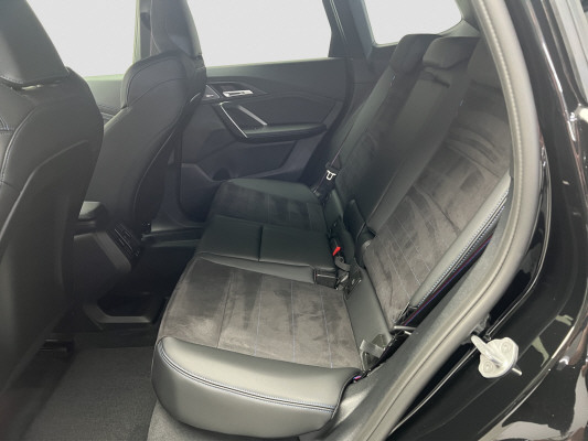 BMW iX1 eDrive 20 Ed. M Sport-image-9