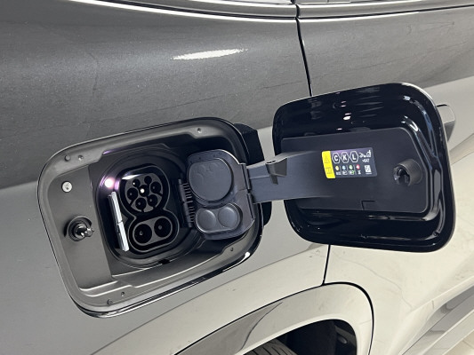 BMW iX1 eDrive 20 Ed. M Sport-image-13