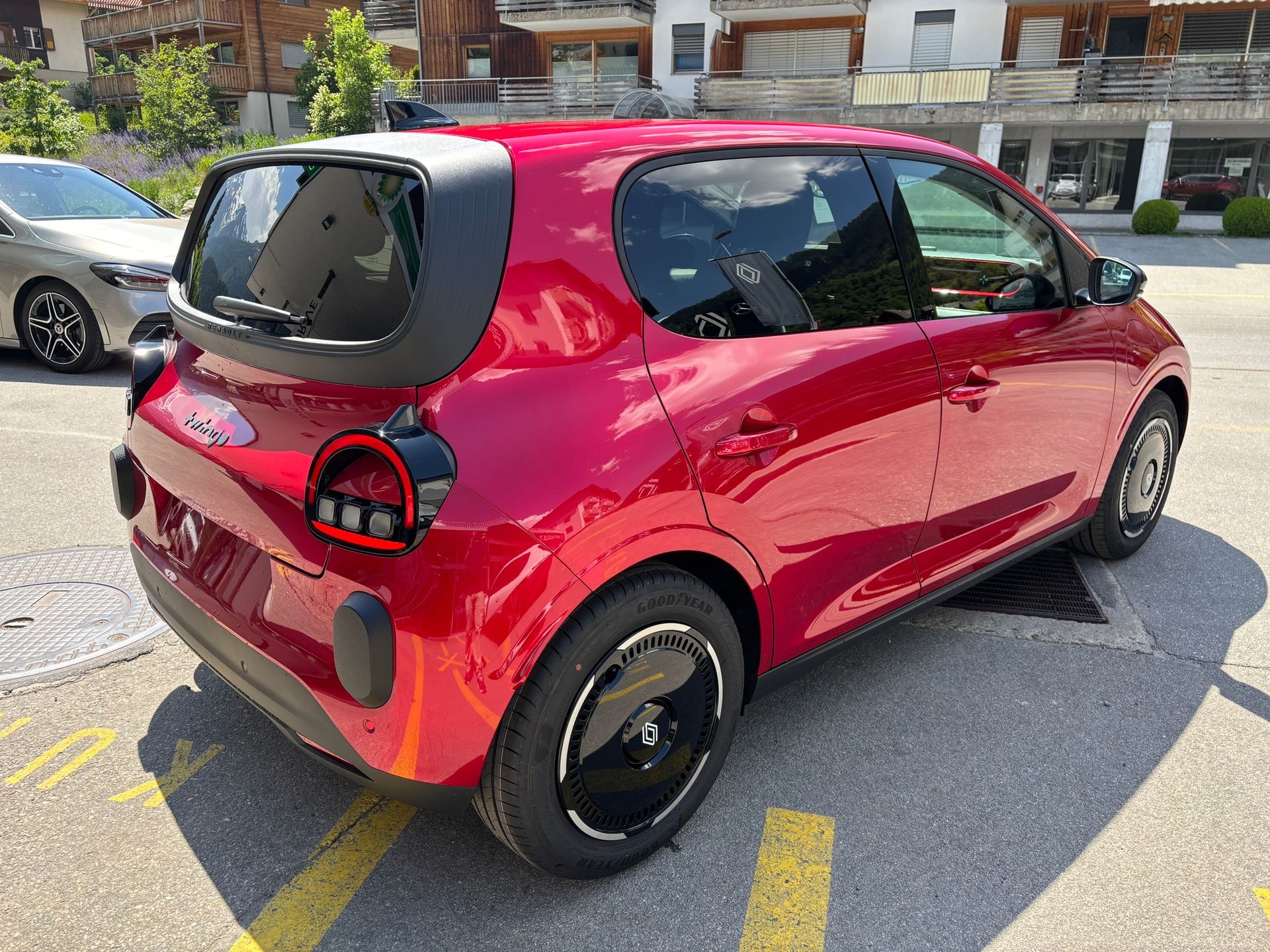 RENAULT Twingo 27kWh Techno-showroom-element-2