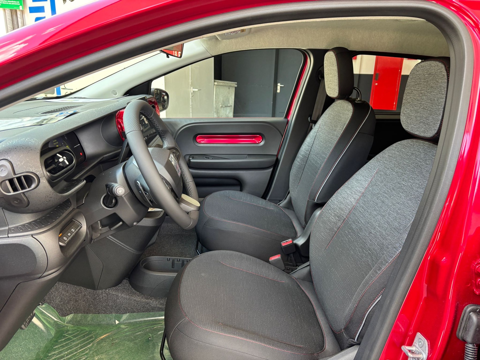 RENAULT Twingo 27kWh Techno-image-5