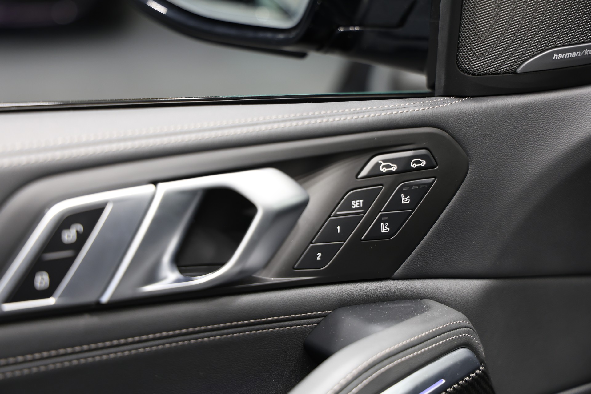 BMW X6 xDrive 48V 30d M Sport Steptronic-image-24