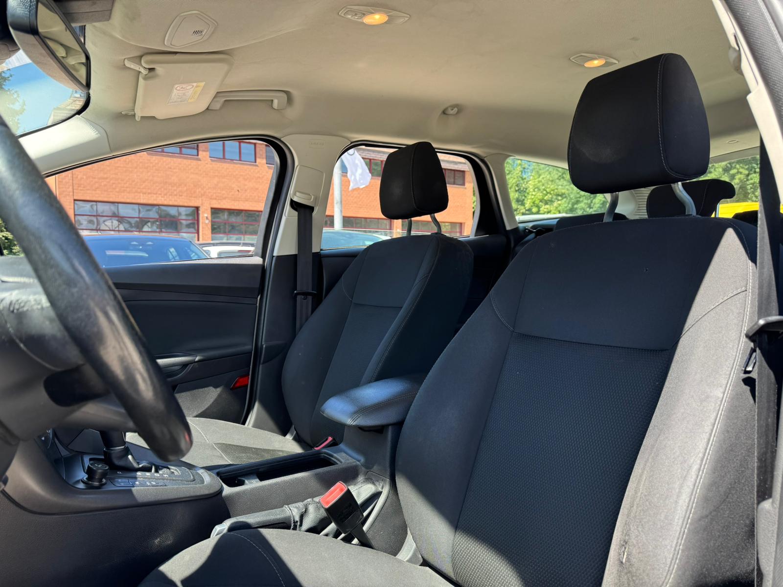 FORD Focus 1.5 TDCi Business PowerShift-image-11