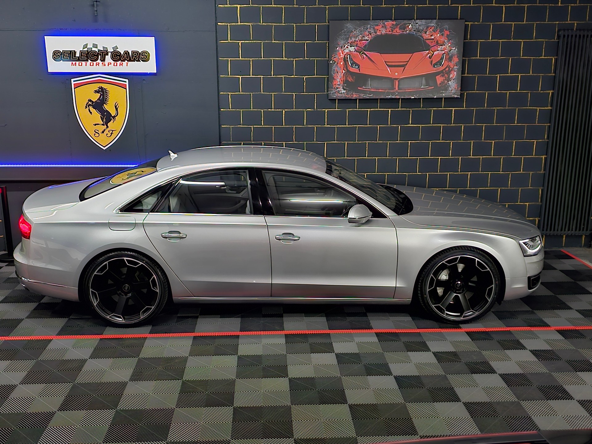 AUDI A8 4.0 TFSI V8 quattro tiptronic-image-4