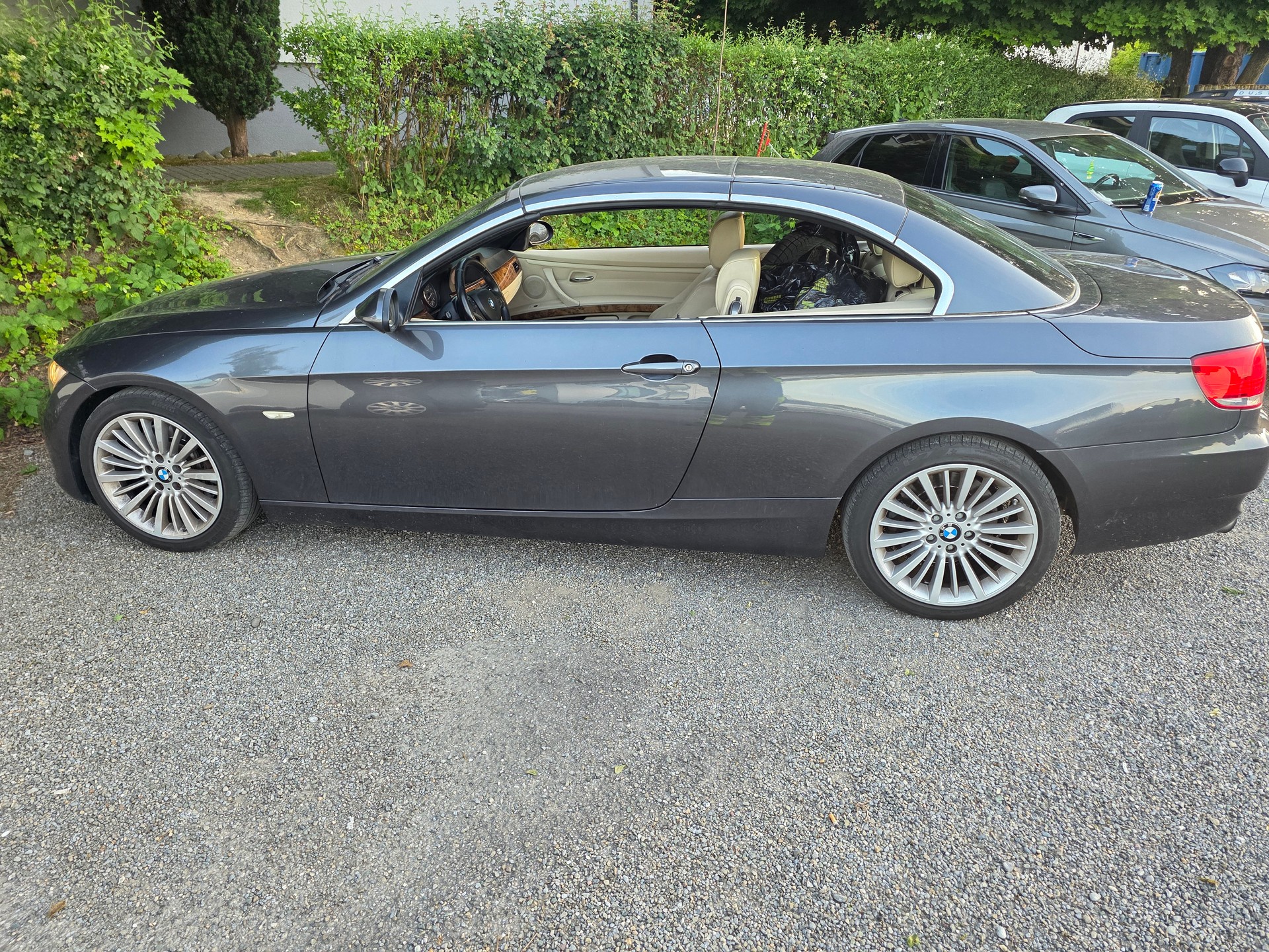 BMW 330i Cabriolet Steptronic-image-2