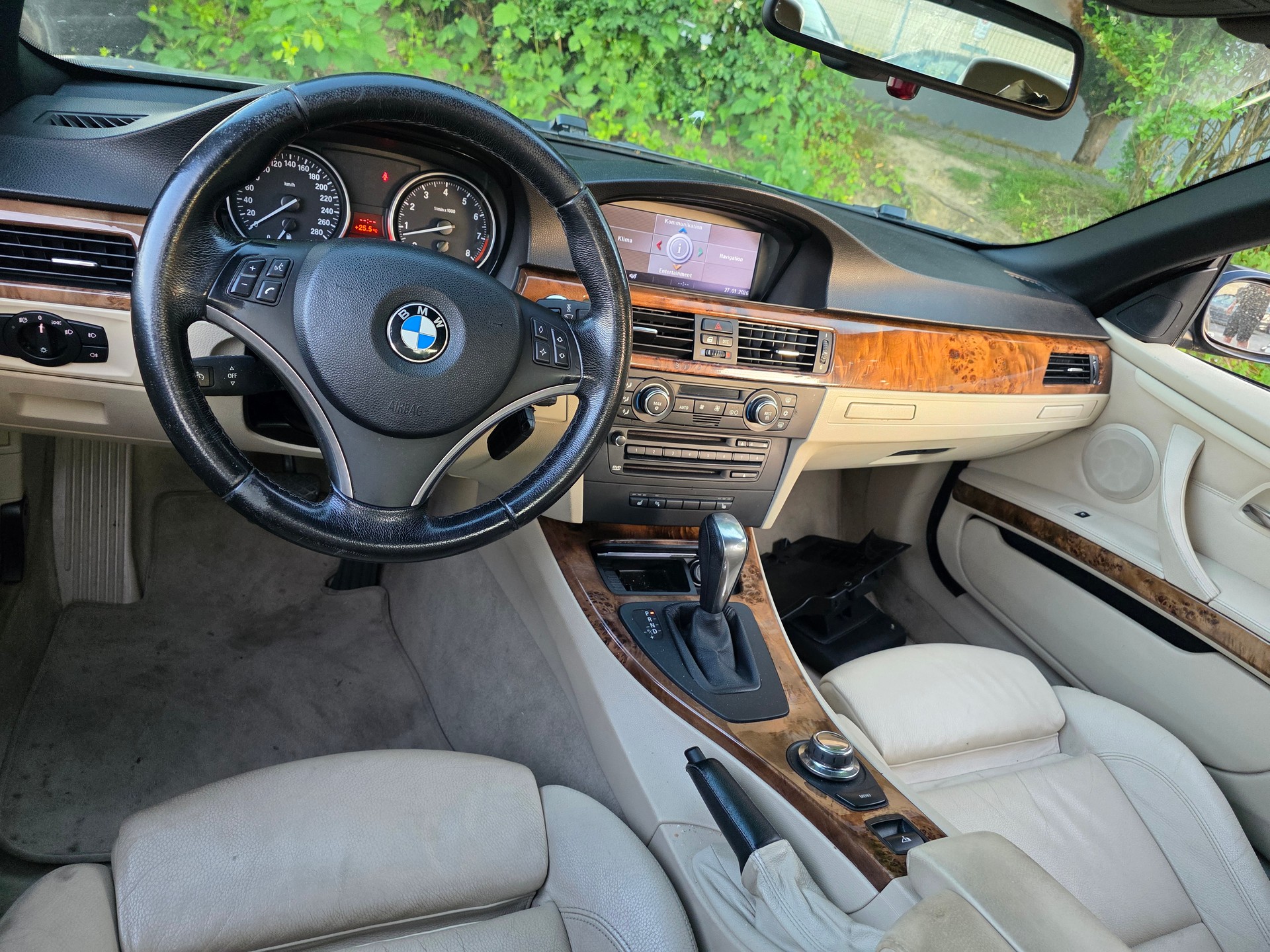 BMW 330i Cabriolet Steptronic-image-4