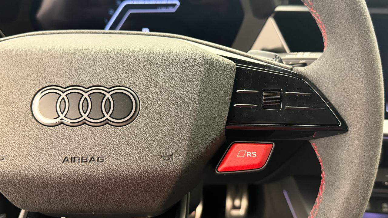 AUDI RS3 Sportback 2.5 TSI quattro S-tronic-image-9