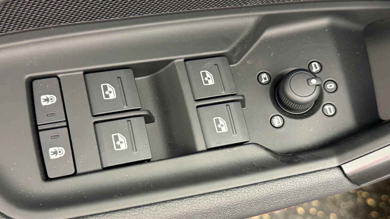 AUDI RS3 Sportback 2.5 TSI quattro S-tronic-image-8