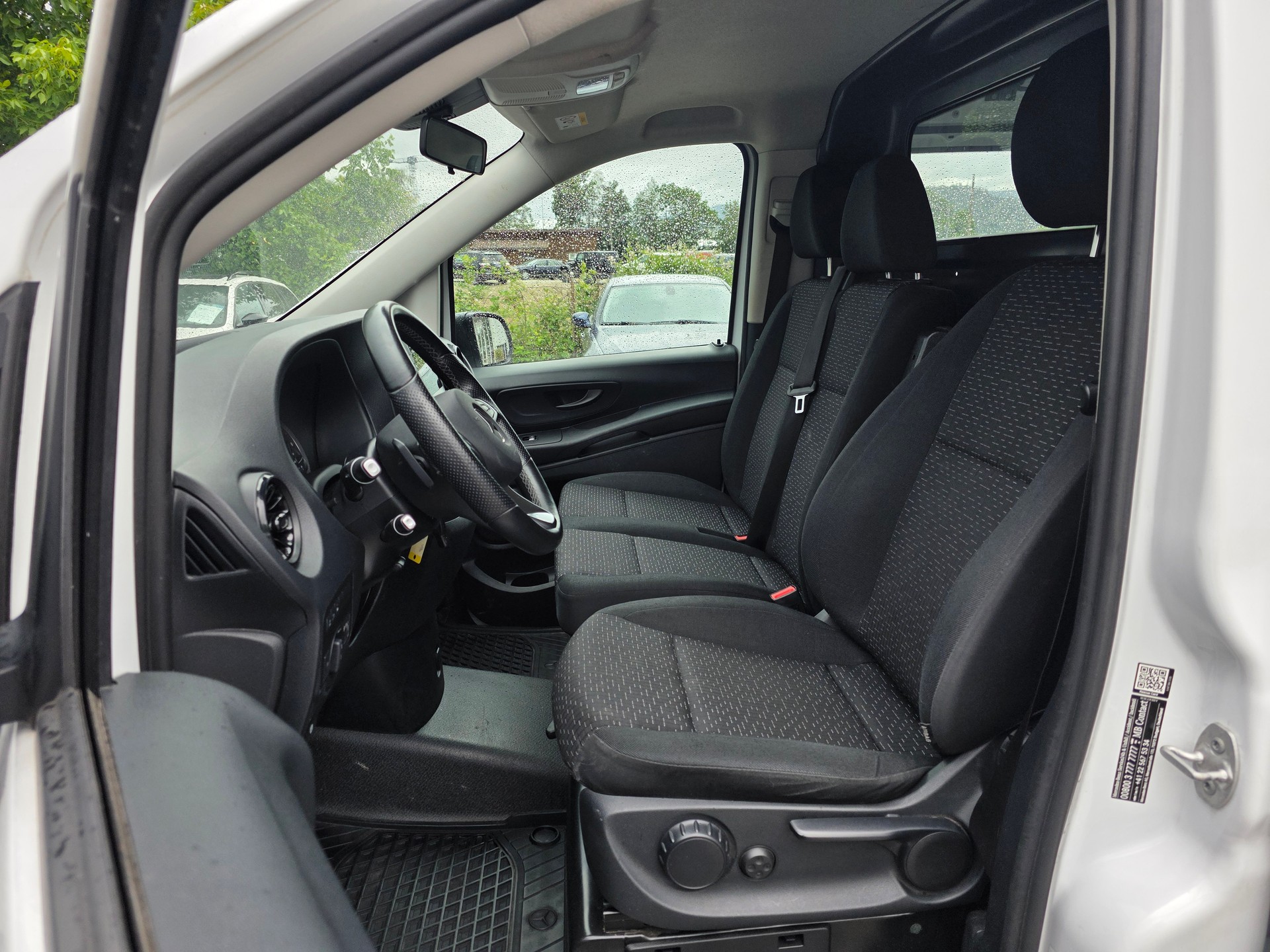 MERCEDES-BENZ Vito 114 CDI Extralang 9G-Tronic 4Matic ** Automat ** Navi ** Klima **Anhängerkupplung **-image-8