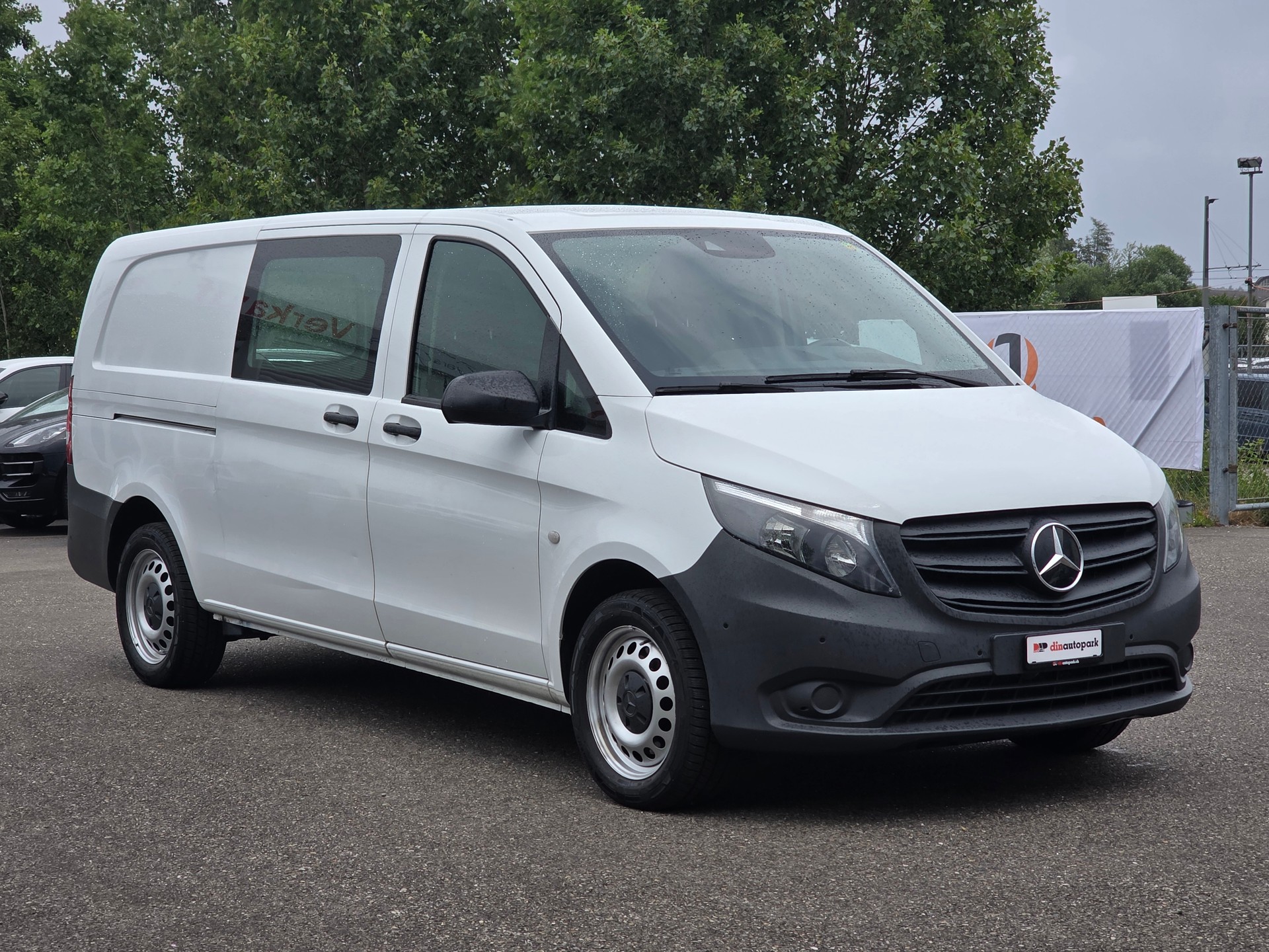 MERCEDES-BENZ Vito 114 CDI Extralang 9G-Tronic 4Matic ** Automat ** Navi ** Klima **Anhängerkupplung **-showroom-element-2