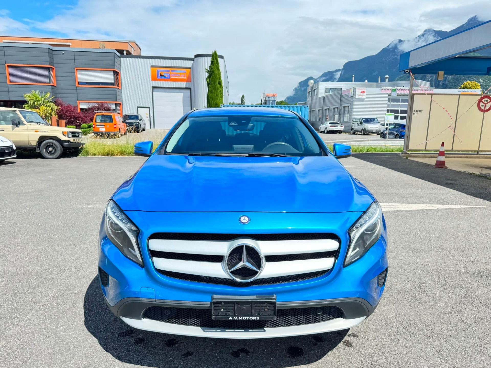 MERCEDES-BENZ GLA 200 CDI Swiss Star Edition Urban 4Matic 7G-DCT-image-2