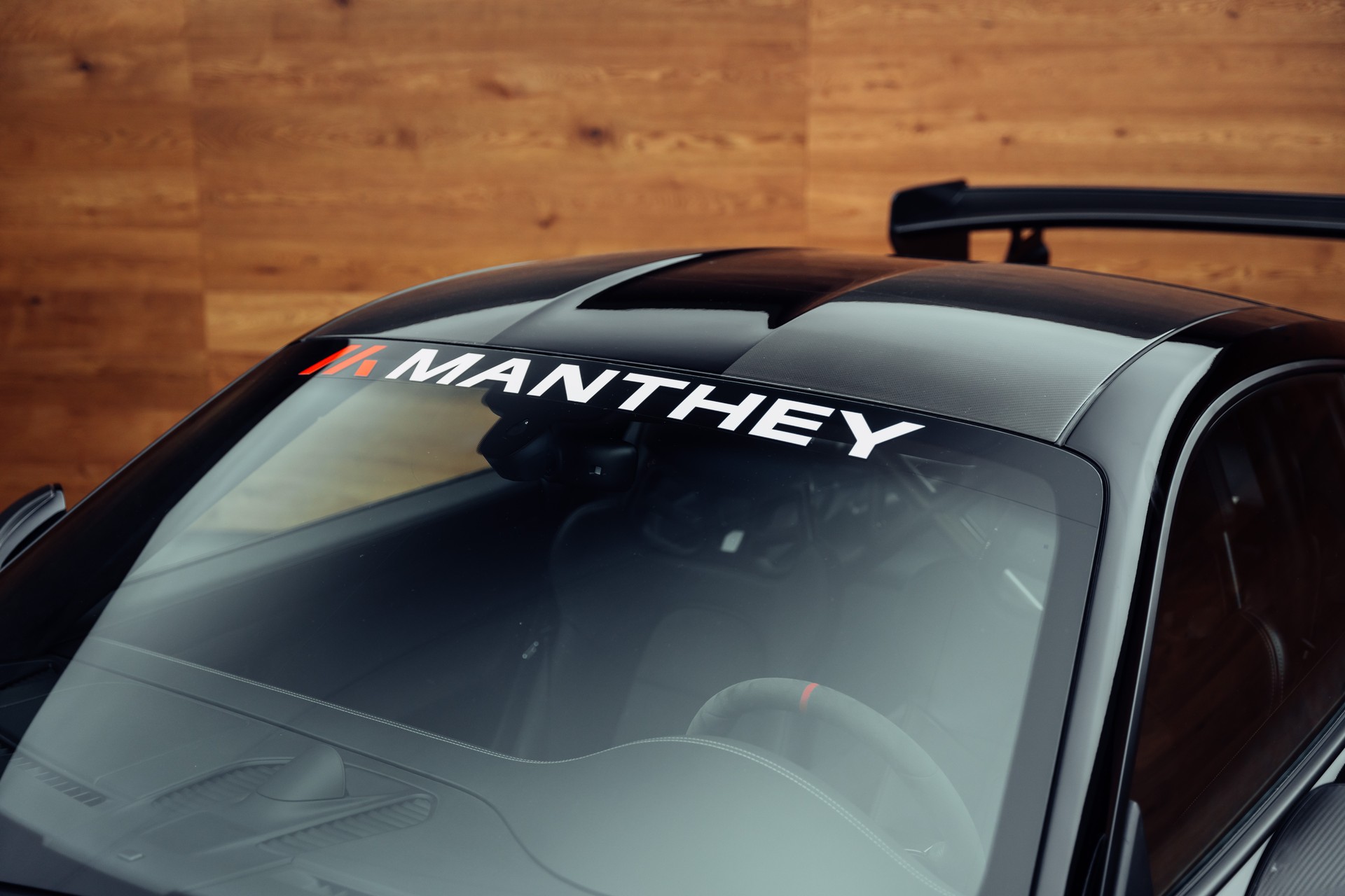 PORSCHE 911 GT2 RS MR Weissach-image-18