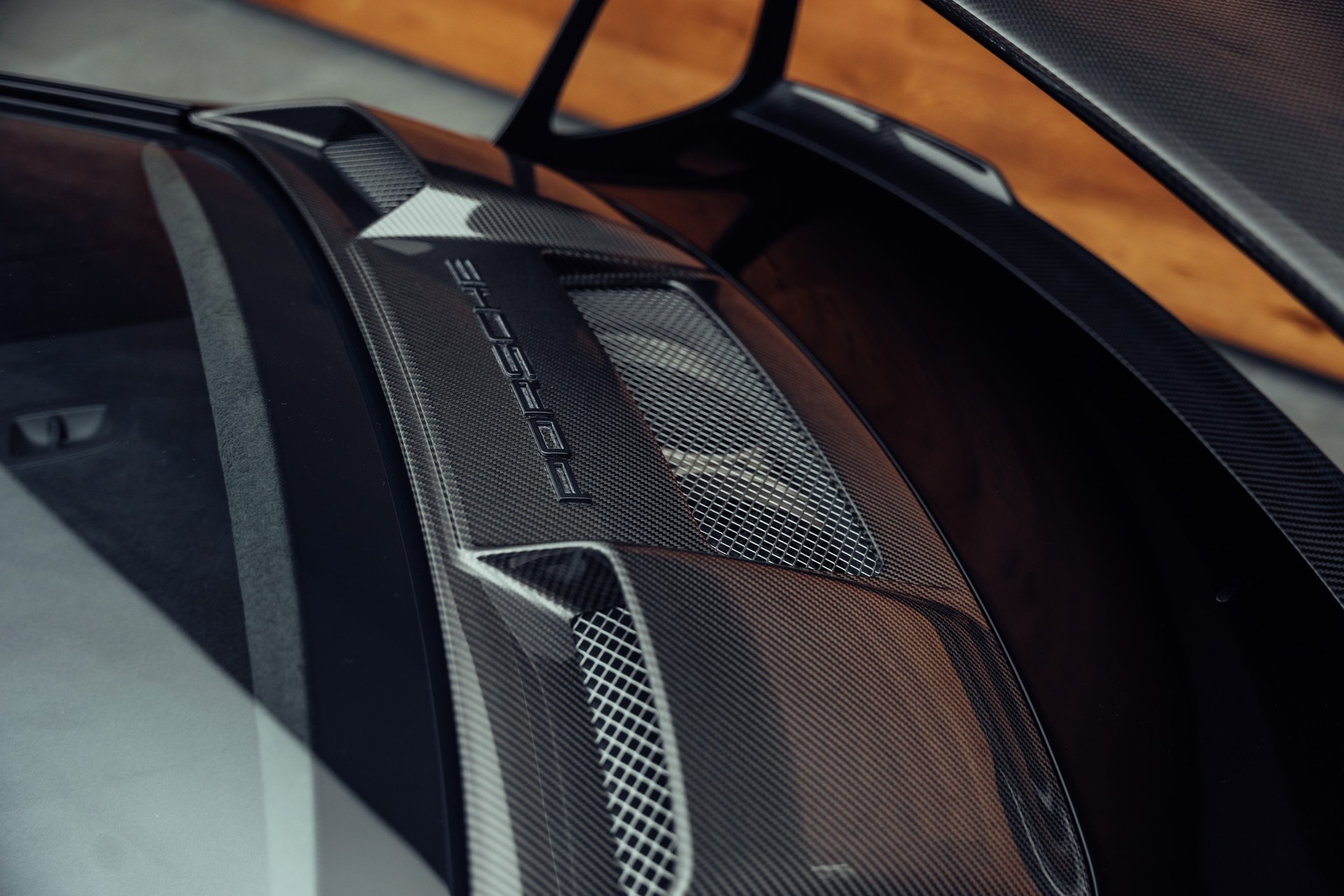 PORSCHE 911 GT2 RS MR Weissach-image-20