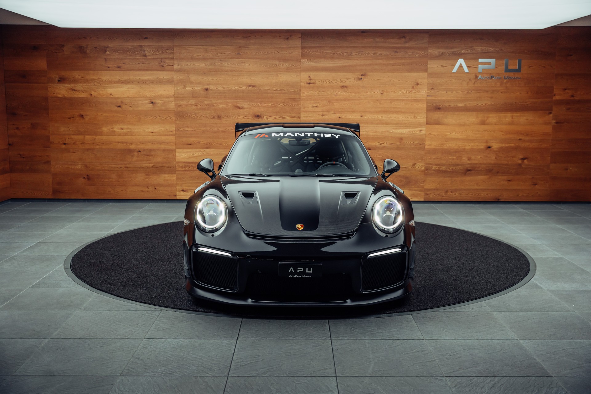 PORSCHE 911 GT2 RS MR Weissach-image-26
