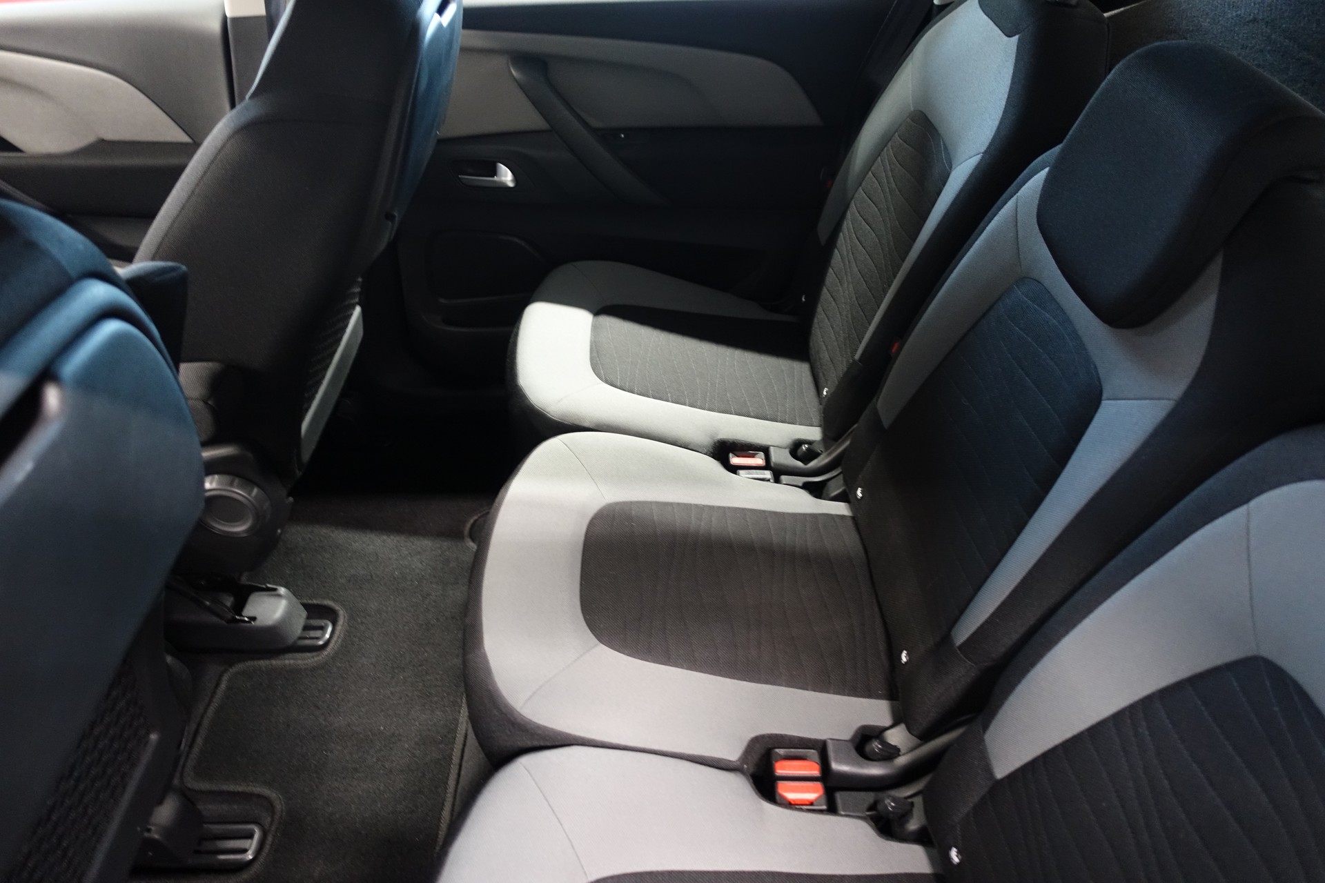 CITROEN C4 Picasso 1.6i 16V e-THP Intensive Automatic-image-9