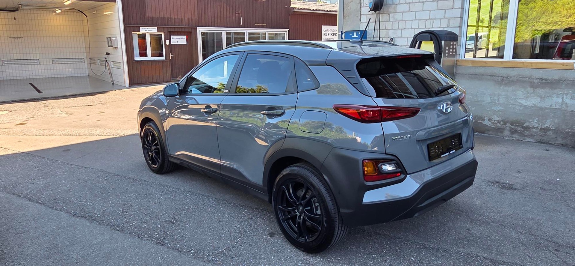 HYUNDAI Kona 1.6 T-GDi Amplia 4WD DCT-showroom-element-1
