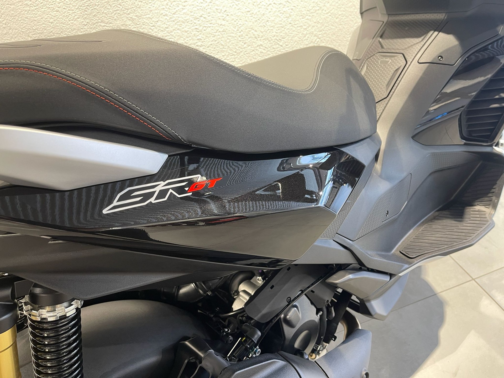 APRILIA SR 400 GT | Vorführfahrzeug | ABS | Garantie-image-11