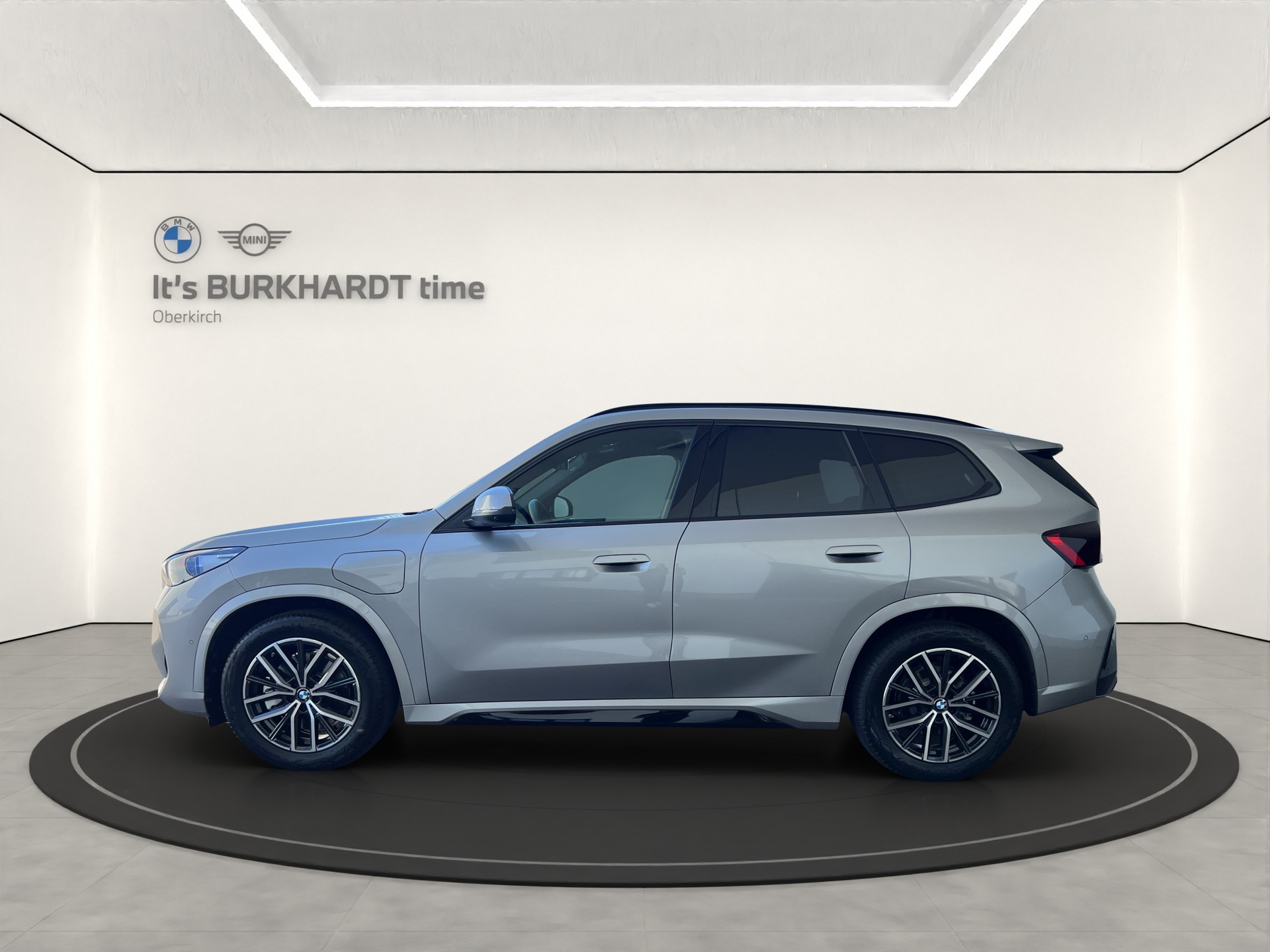 BMW X1 xDrive 30e M Sport-showroom-element-1
