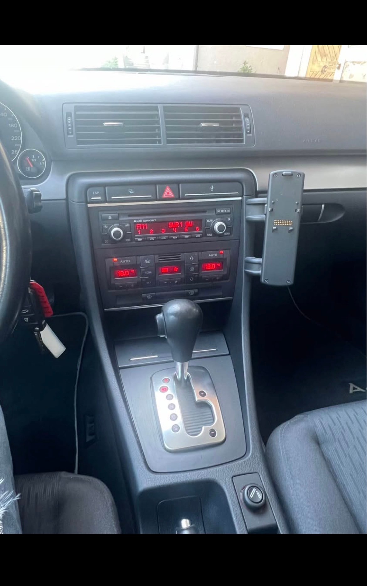 AUDI A4 Avant 2.7 TDI-image-6