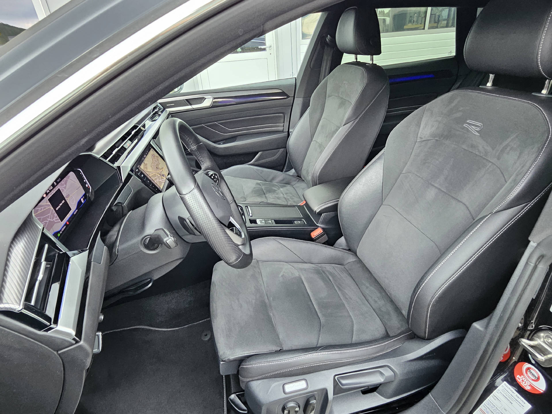 VW Arteon Shooting Brake 2.0 TSI R-Line DSG 4m* IQ Light Matrix LED * ACC * Anhängerkupplung *-image-18