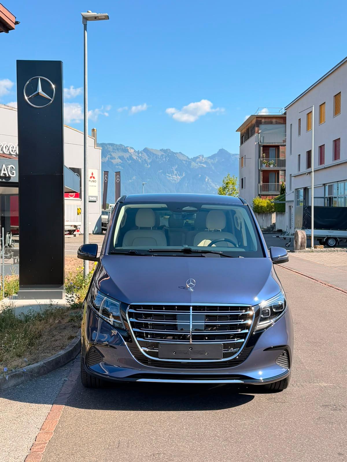 MERCEDES-BENZ V 300 d Exclusive lang Van-image-5