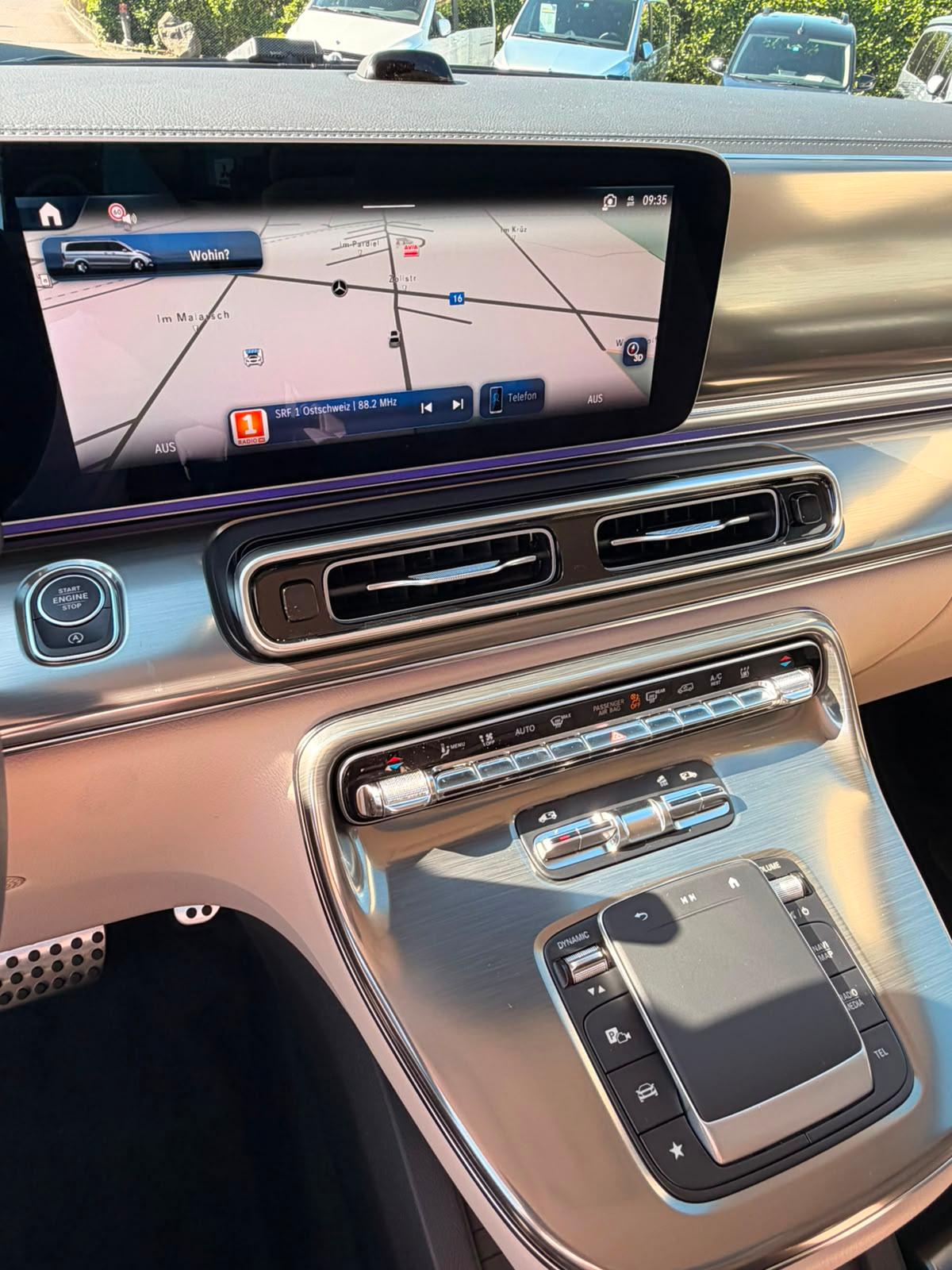 MERCEDES-BENZ V 300 d Exclusive lang Van-image-9