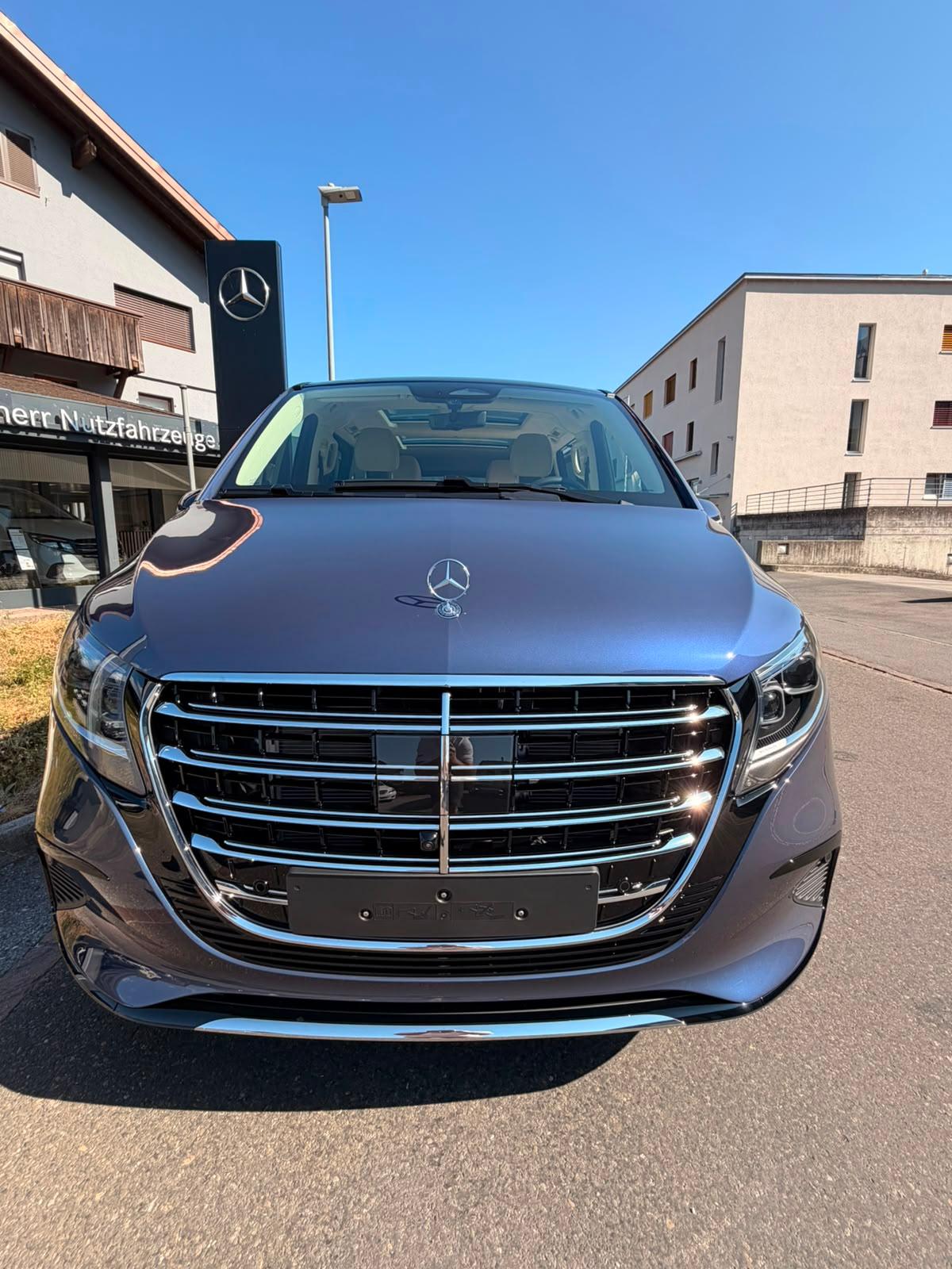 MERCEDES-BENZ V 300 d Exclusive lang Van-image-6