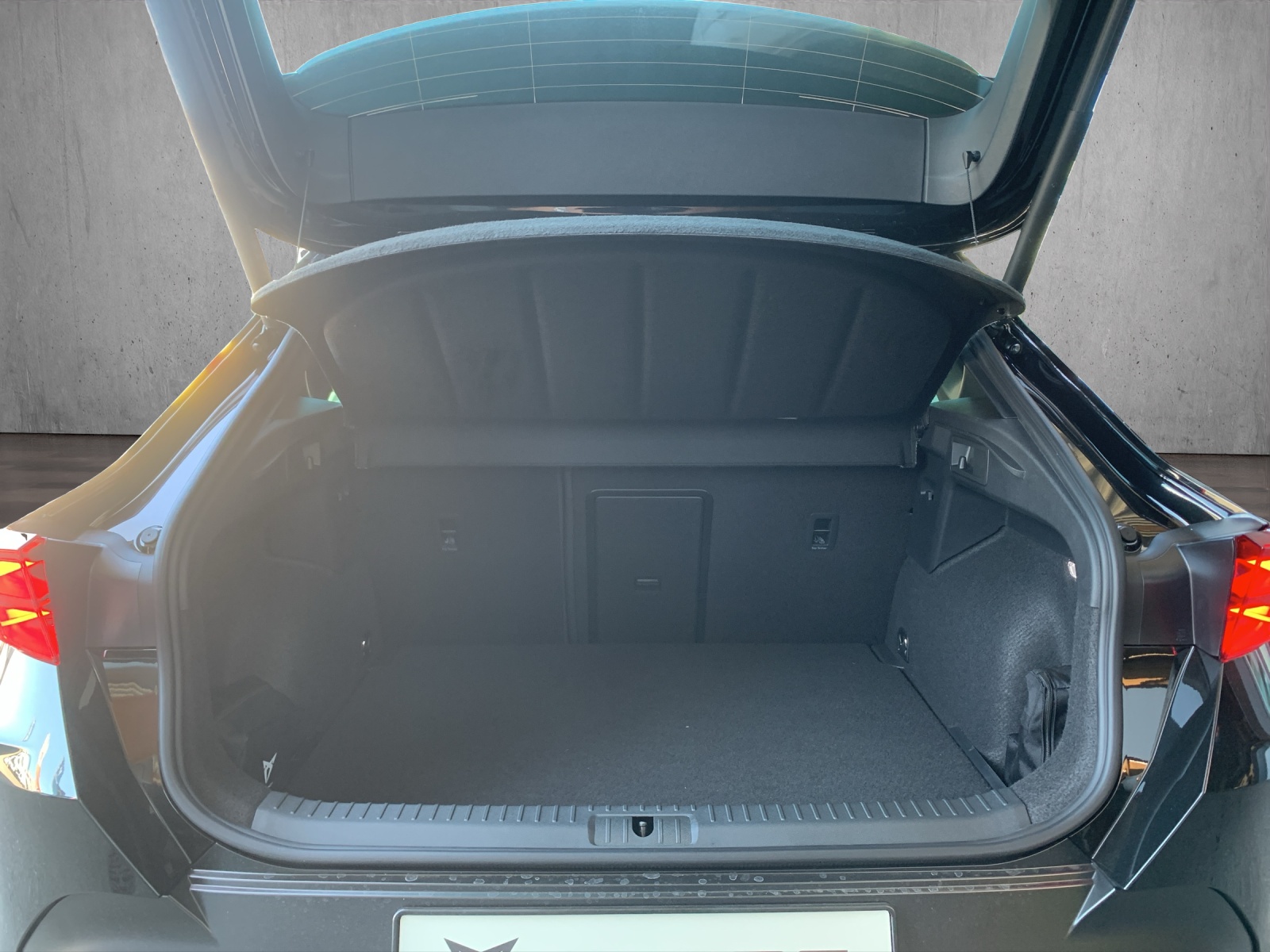 CUPRA Formentor 2.5TSI 4Drive DSG Black Edition *Firmeneinlösung*-image-18