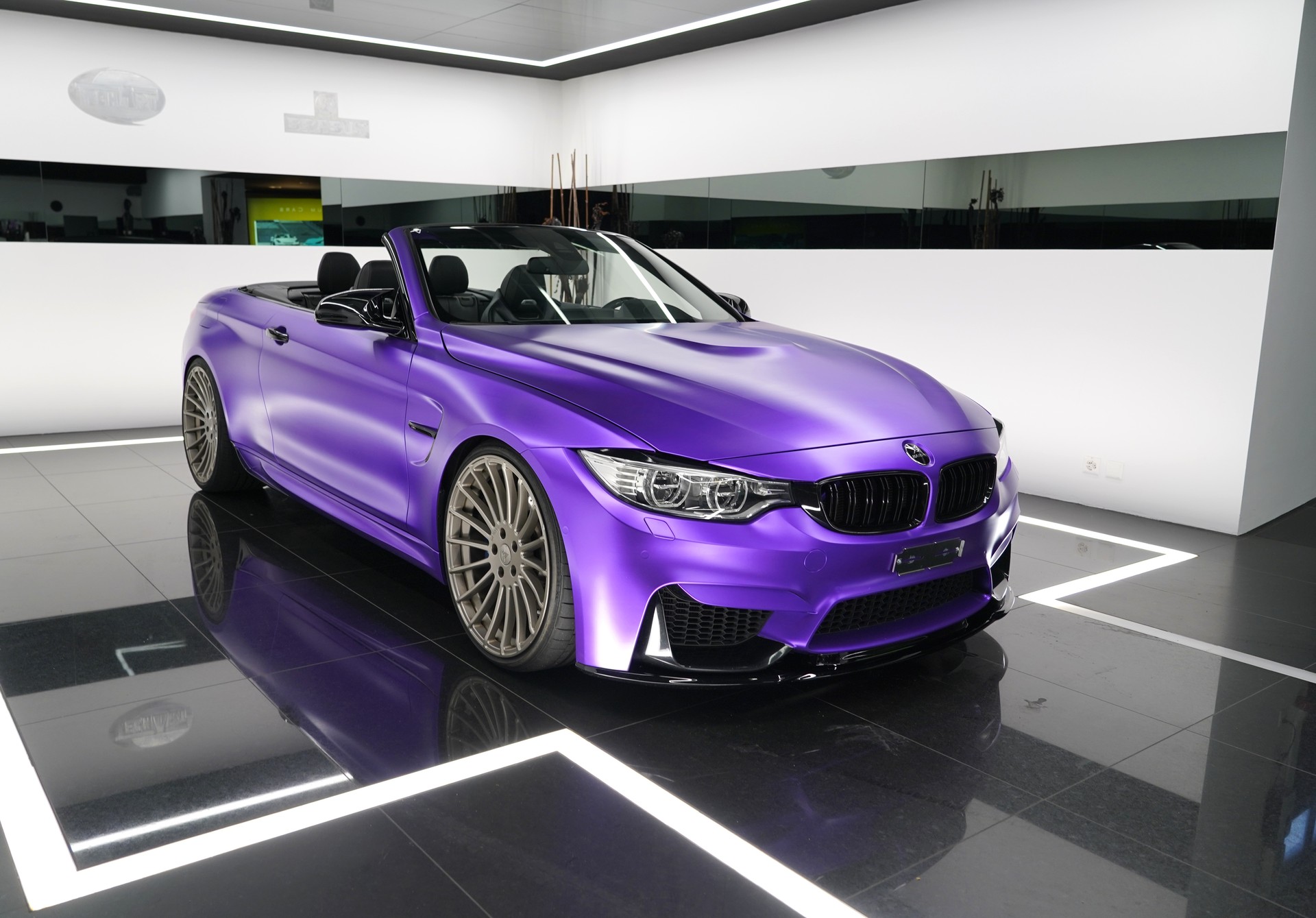 BMW M4 Cabrio-showroom-element-2