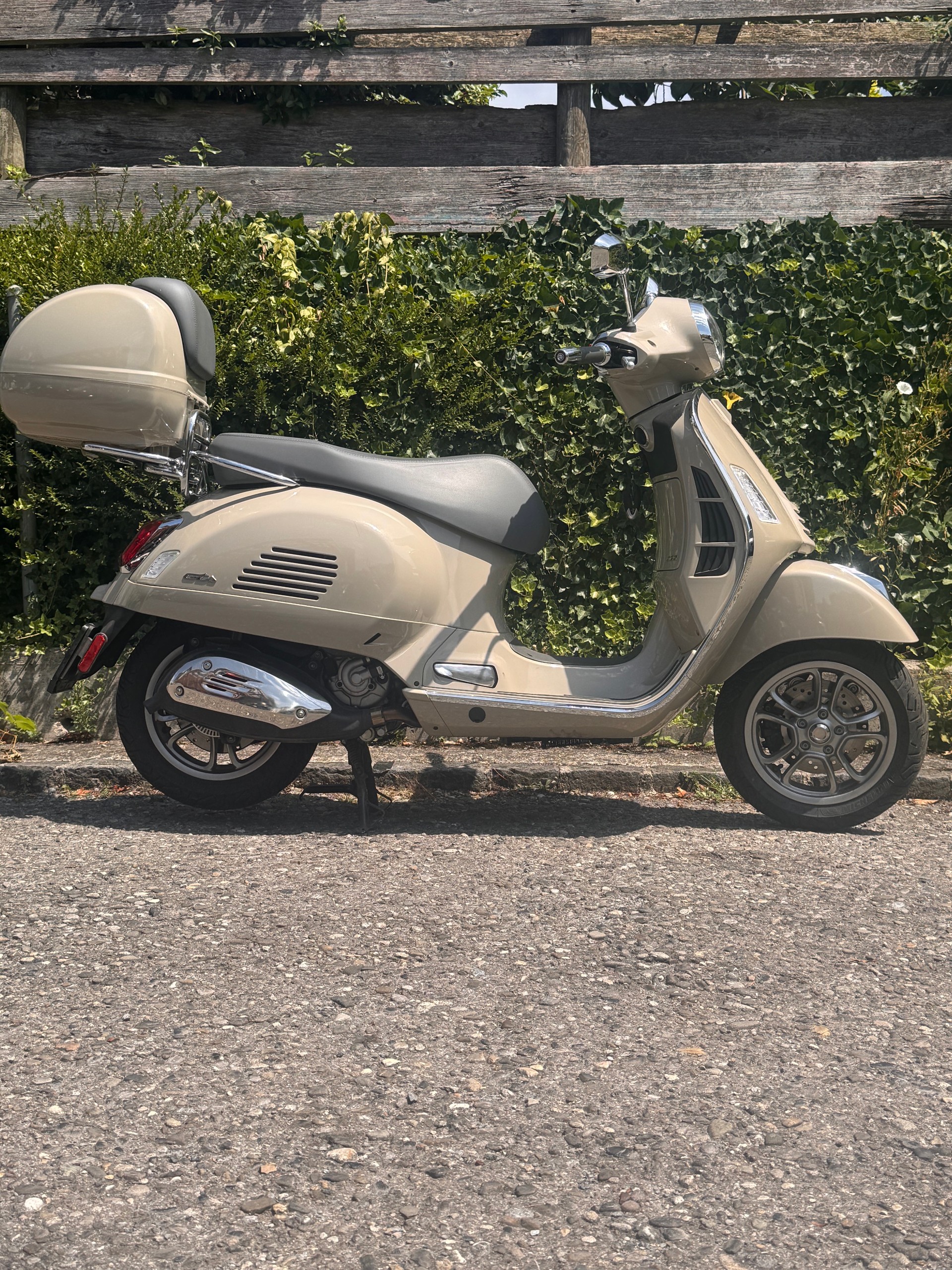 PIAGGIO Vespa GTS 300 ABS-image-3
