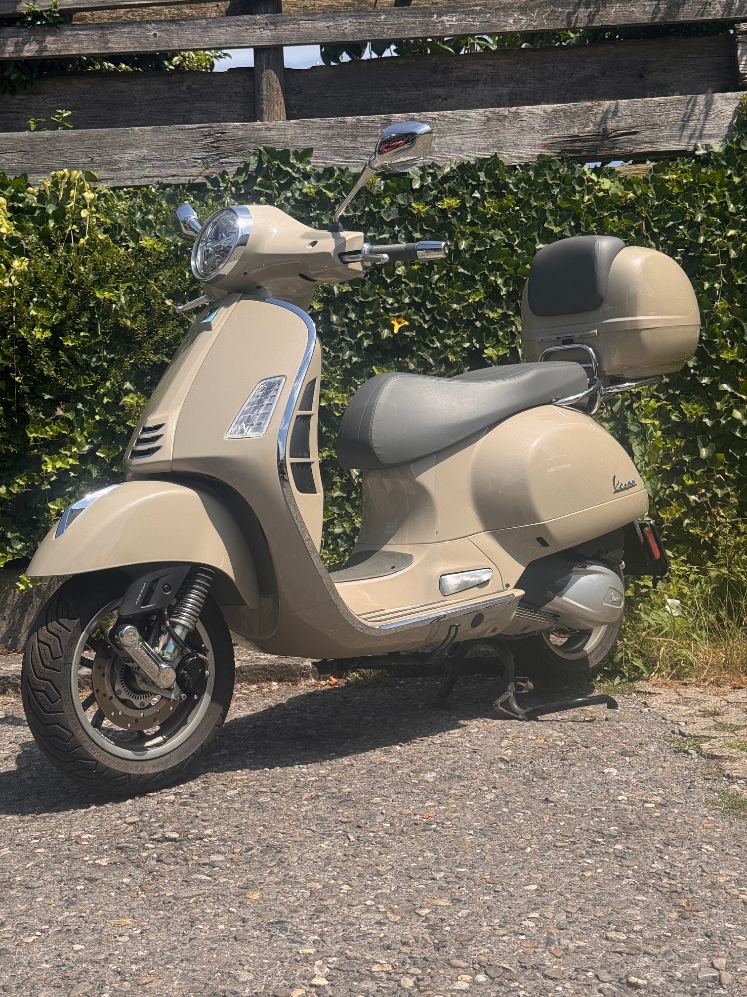 PIAGGIO Vespa GTS 300 ABS-image-1