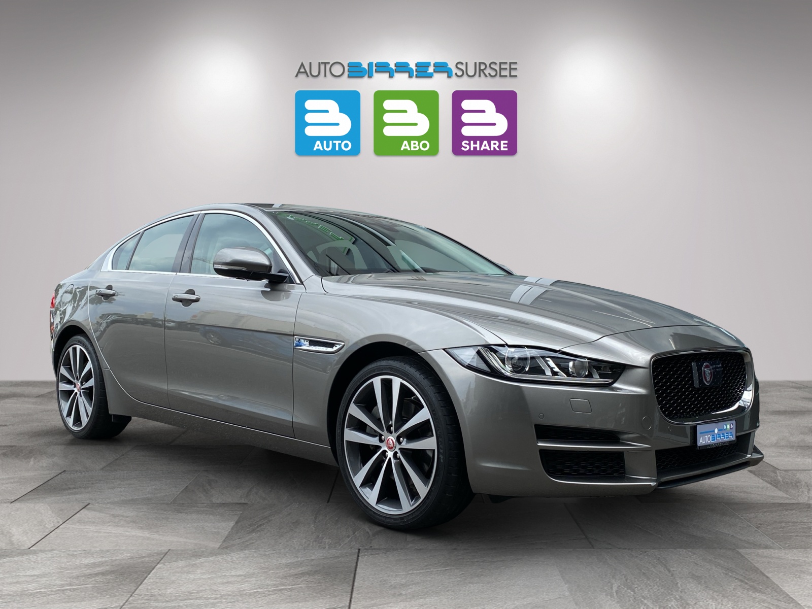 JAGUAR XE 2.0 D 180 Prestige AWD-showroom-element-2