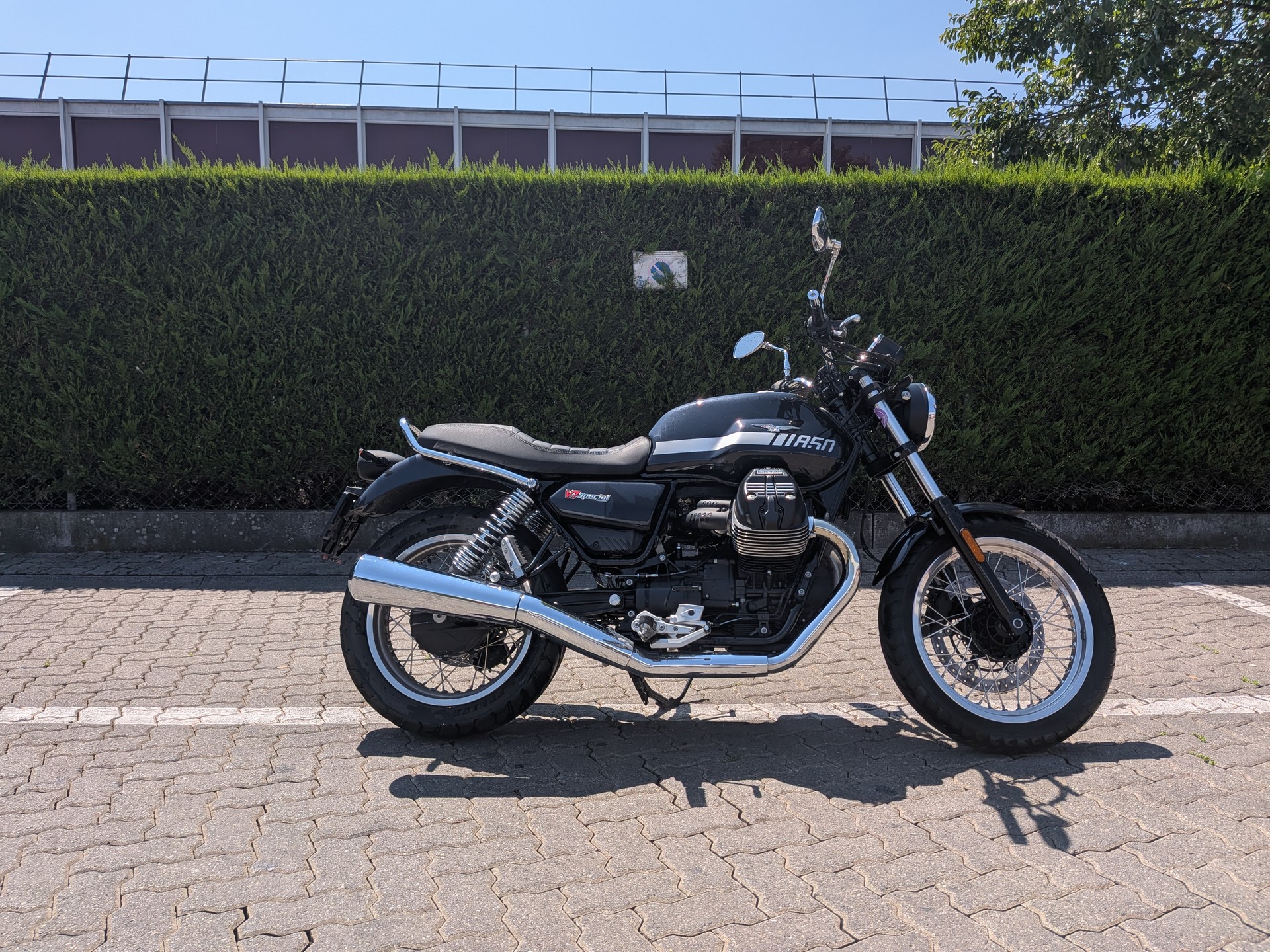 MOTO GUZZI V7 IV 850 Special-image-1