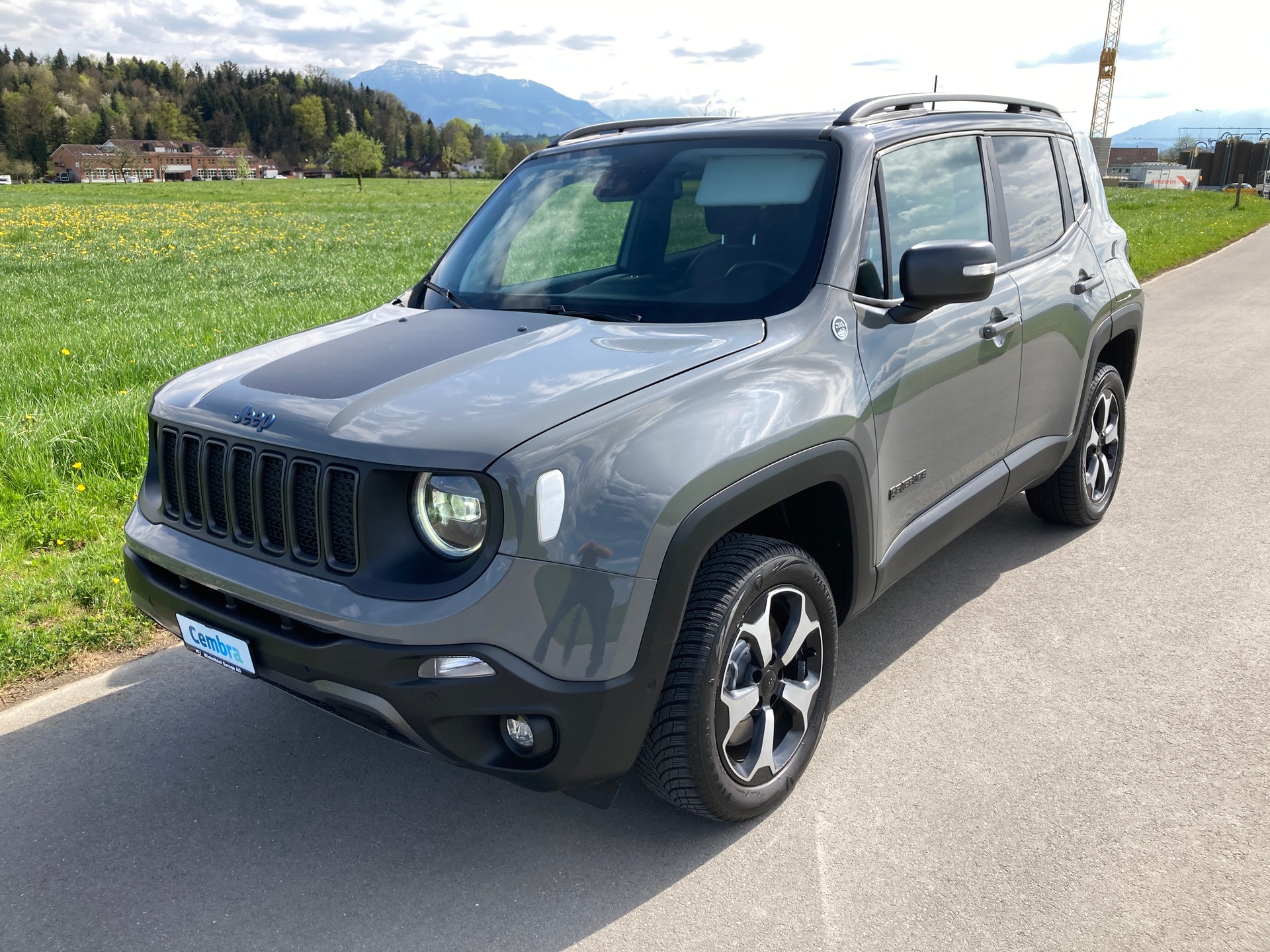 JEEP Renegade 1.3 T PHEV Trailhawk AWD mit Geländeuntersetzung